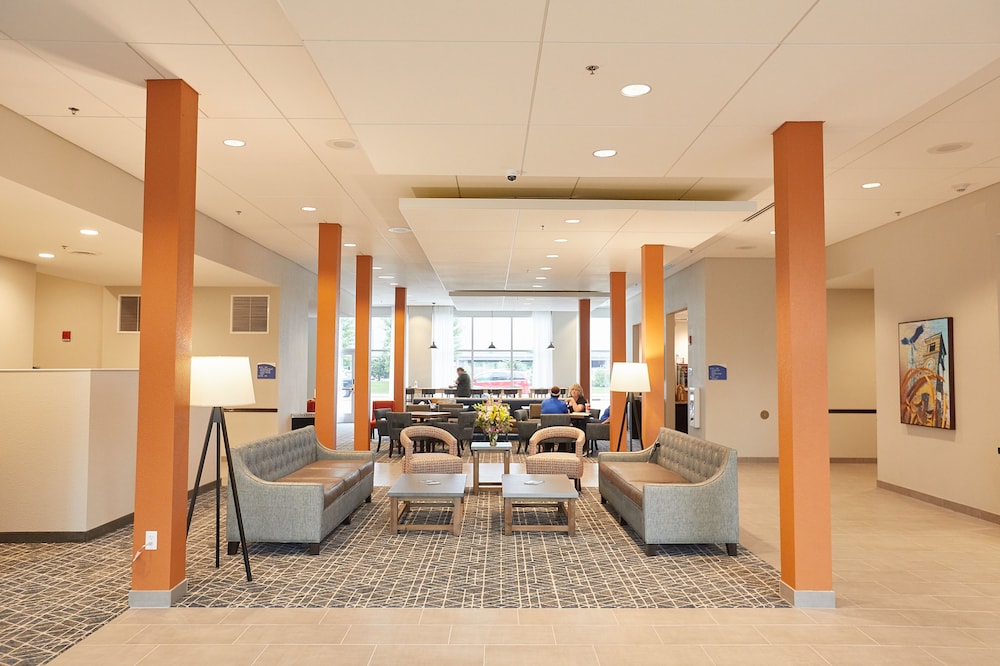 Gundersen Hotel & Suites 28/48