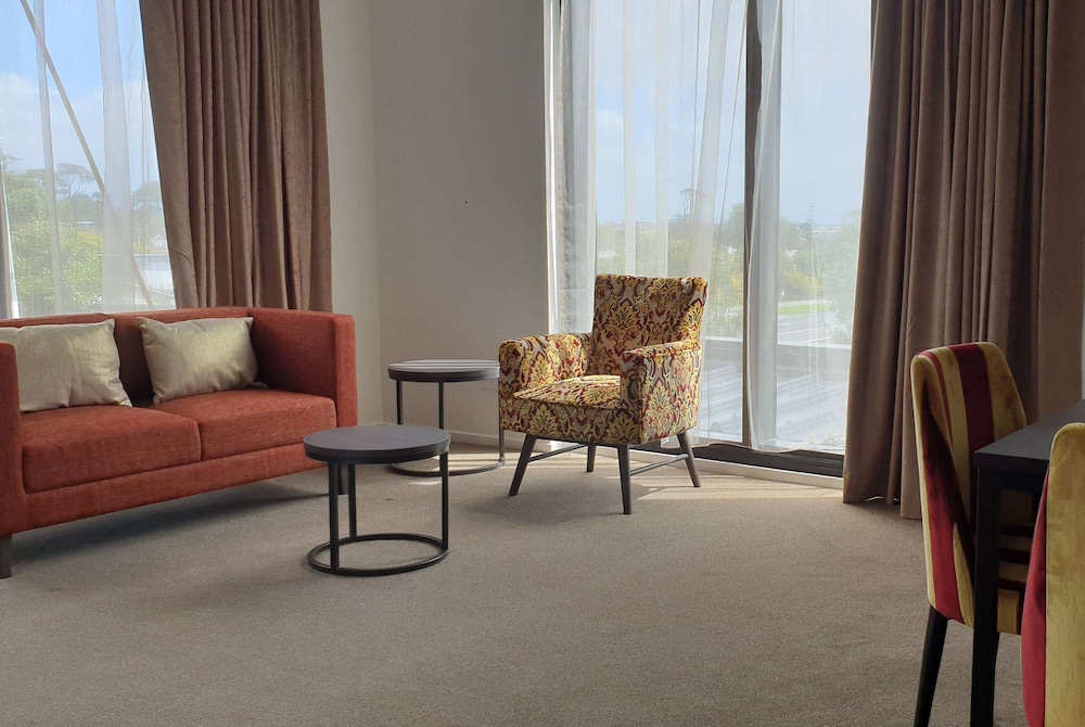 Ramada Suites by Wyndham Auckland Manukau Pacfic Centre 42/64