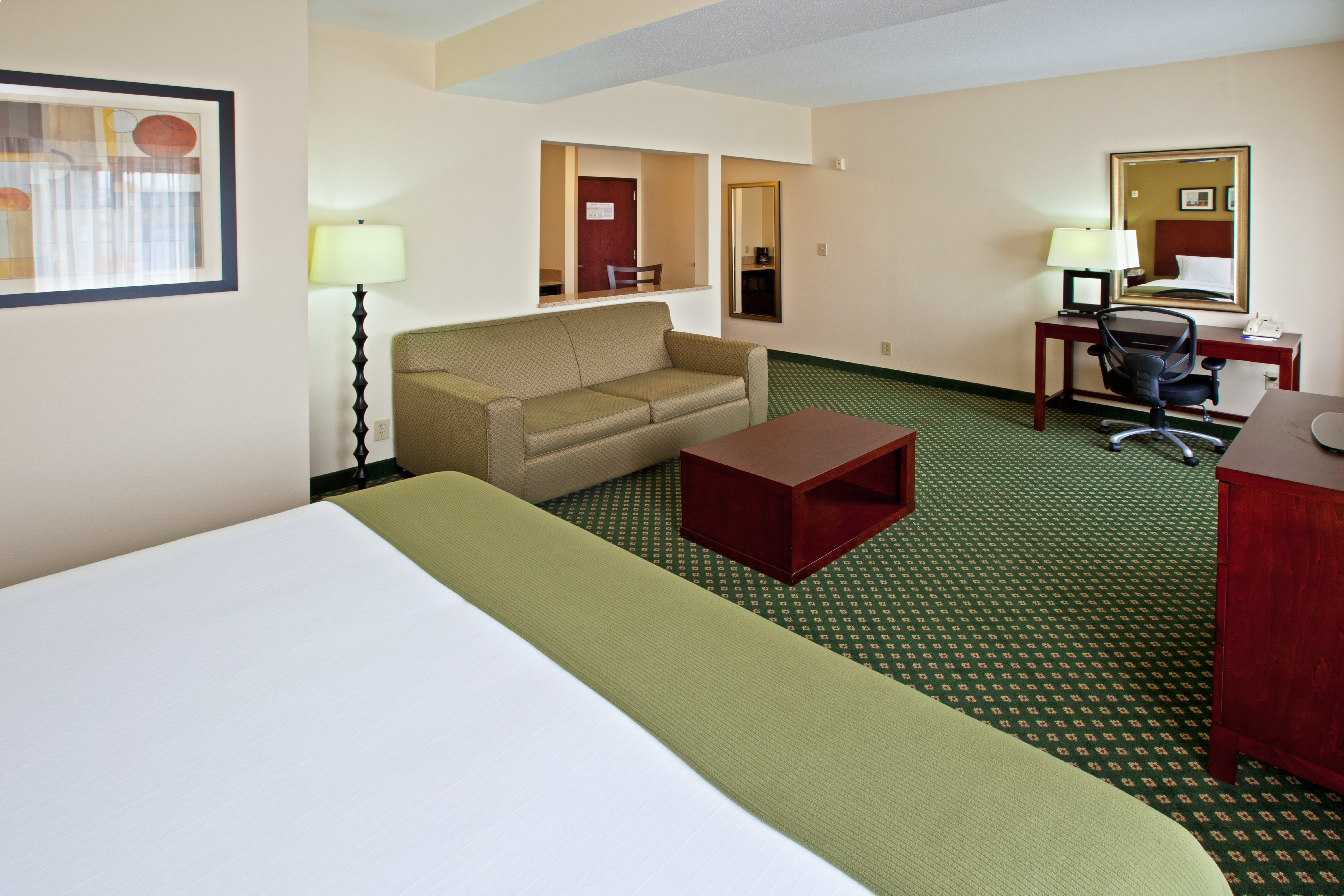 Holiday Inn Express Hotel Suites Indianapolis East 52/75