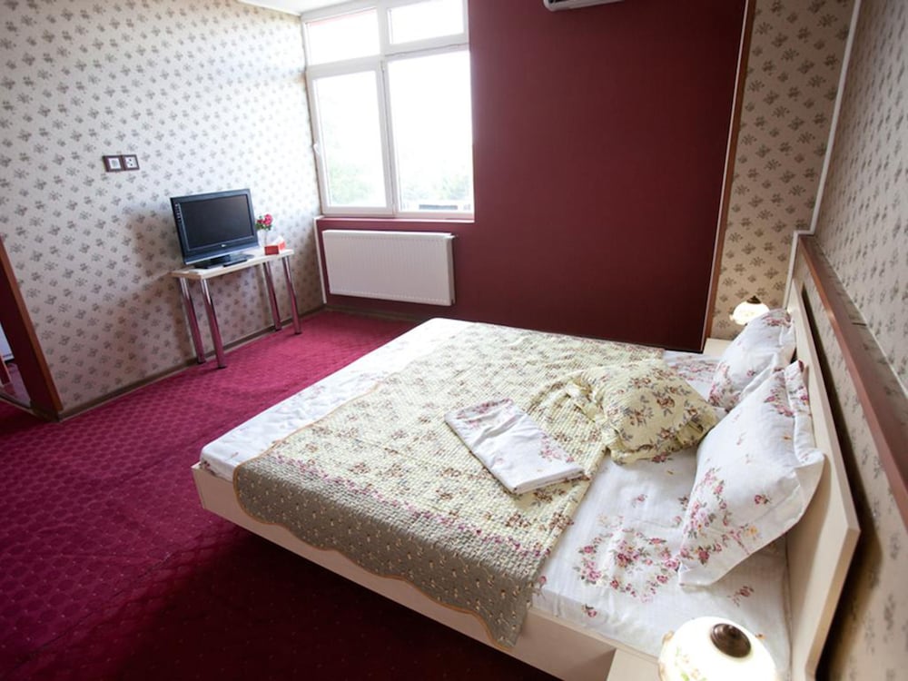 STANDARD, DOUBLE OR TWIN BED