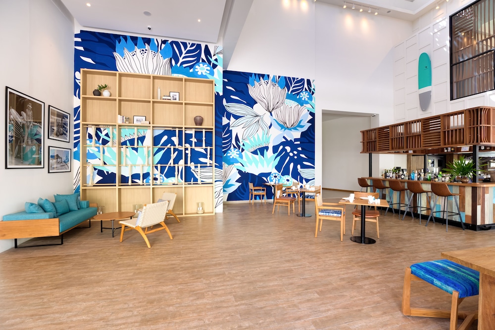 Outrigger Surin Beach Resort 50/74