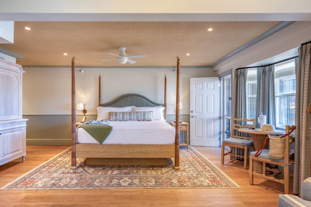 Resort, Suite, King Bed, Sofa