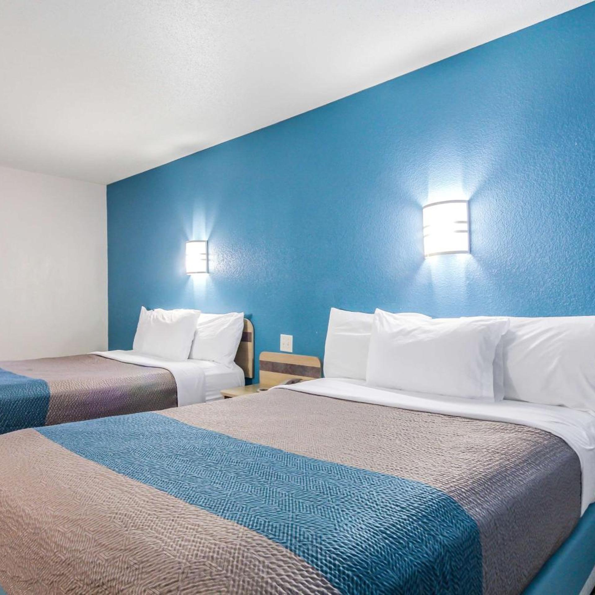 DELUXE, SUITE, QUEEN BED