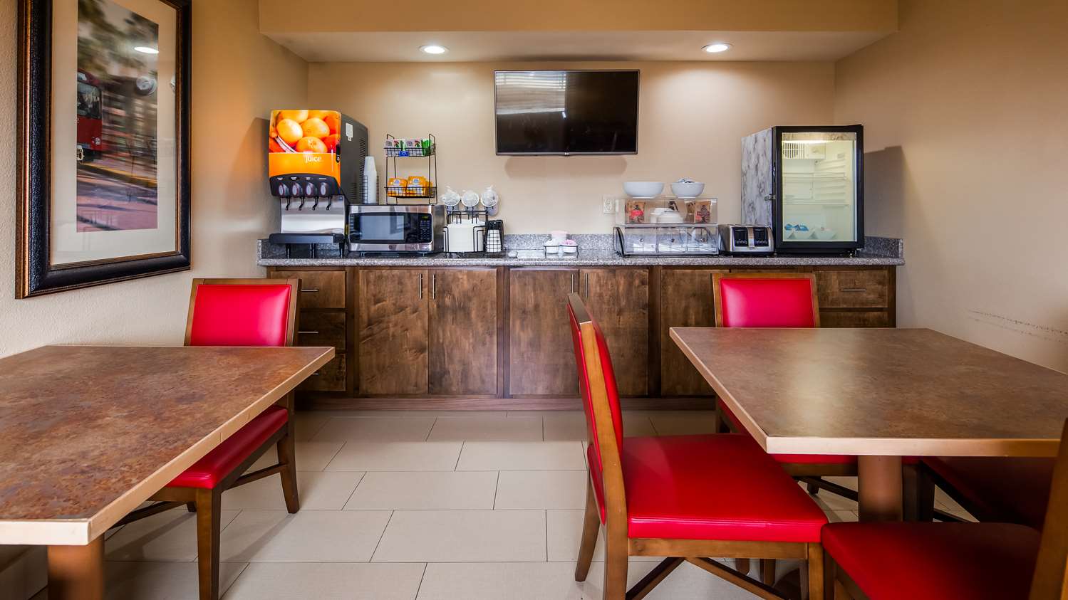 Surestay Hotel By Best Western Tupelo North 23/28