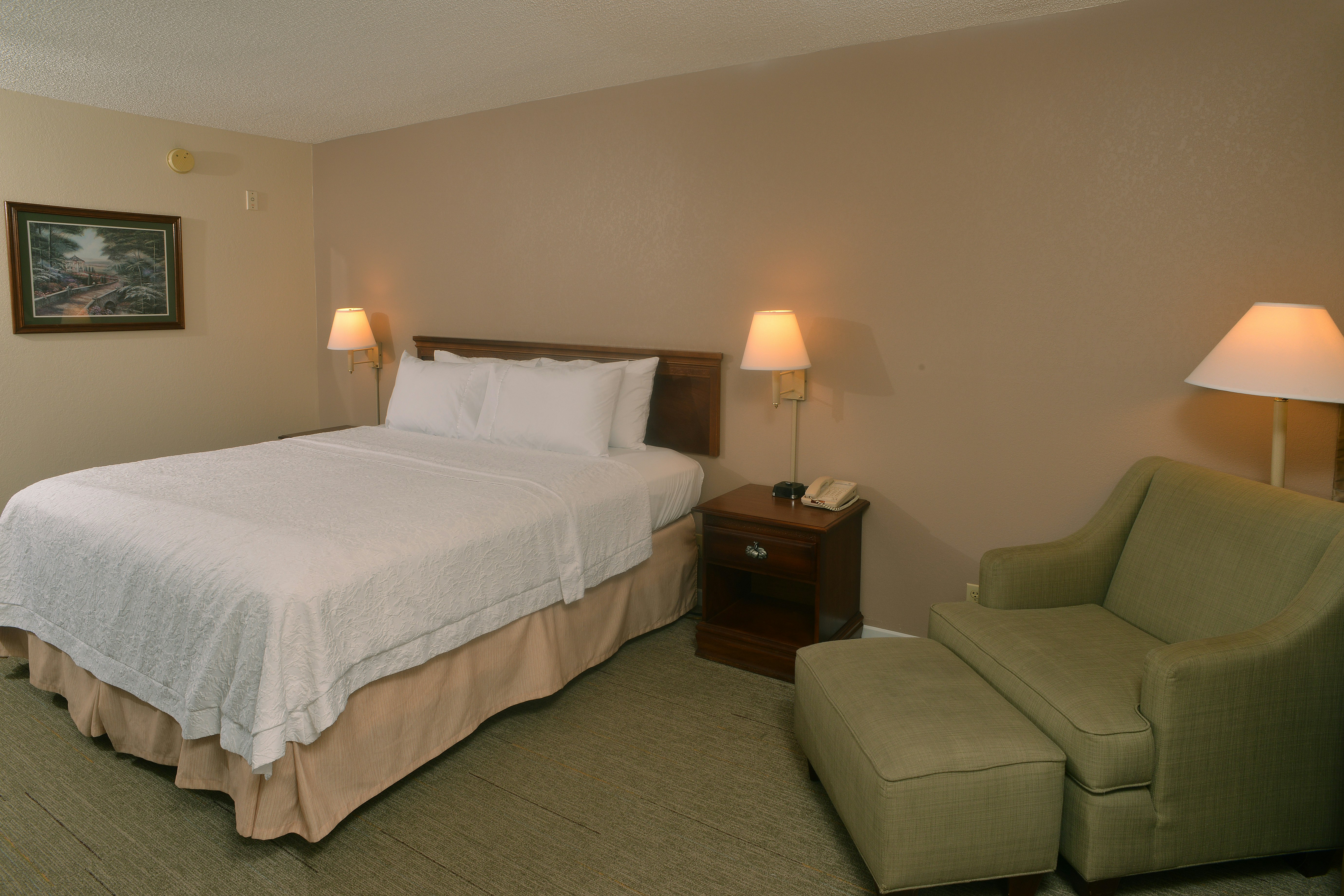 ROOM, KING BED