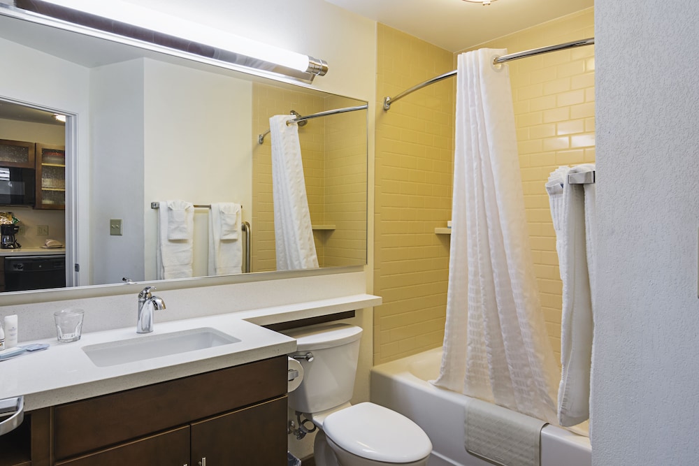 Candlewood Suites Pensacola University Area 21/58
