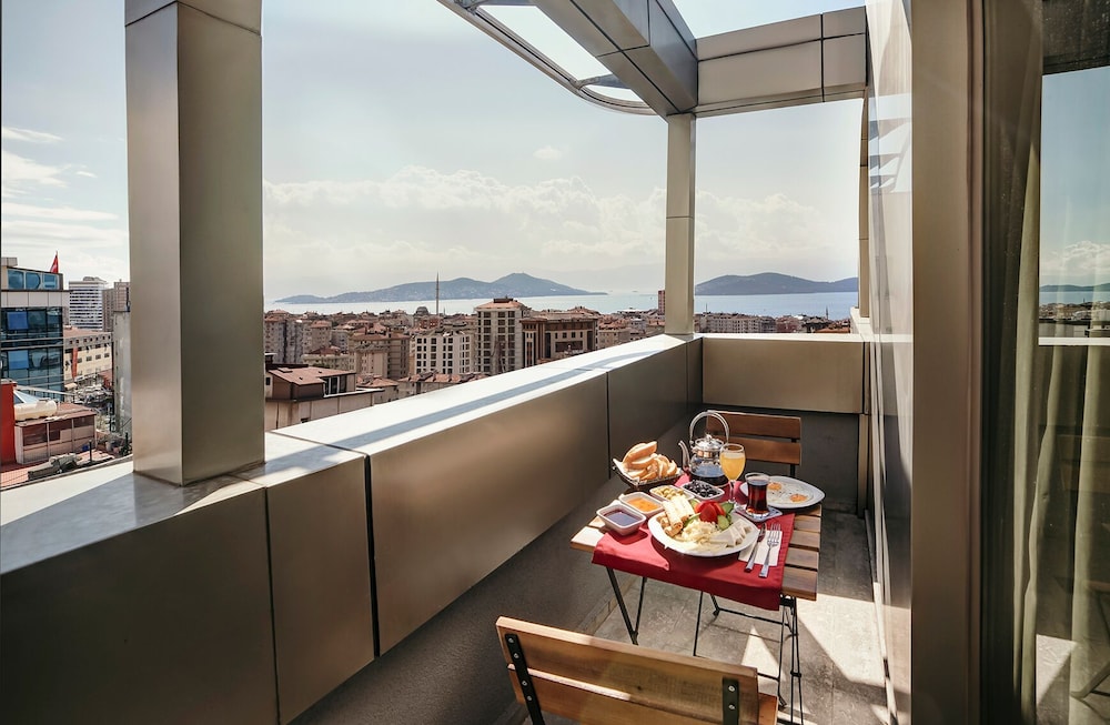 Plus Hotel Bostanci Atasehir 55/63