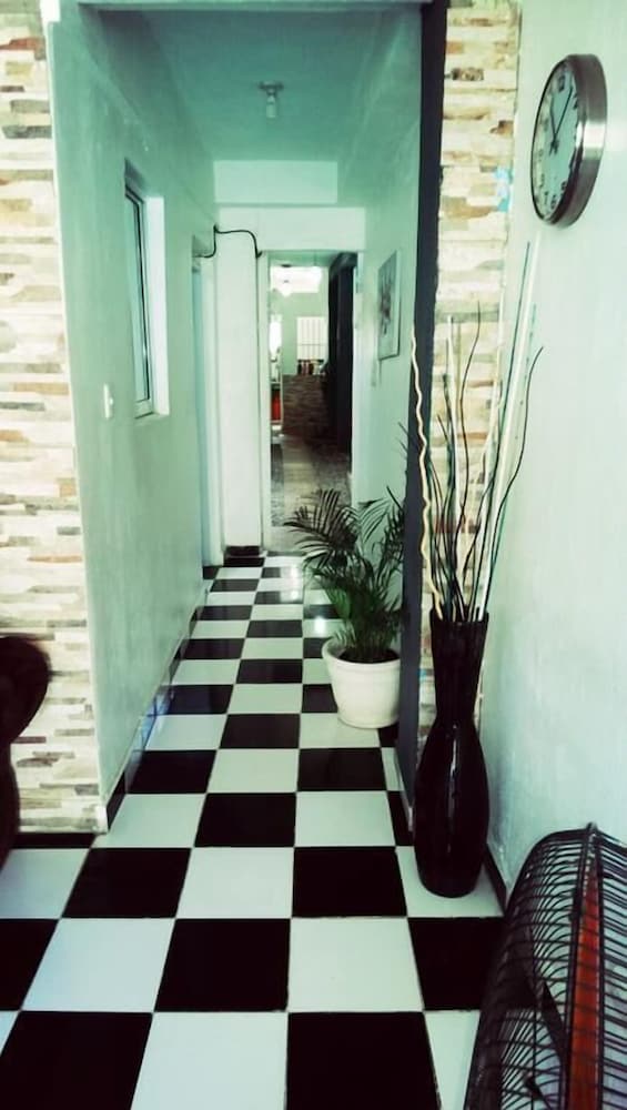 Aarony House Hotel 27/50