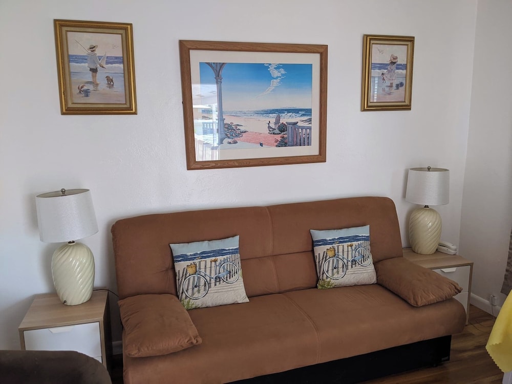 Breakaway Inn 36/68