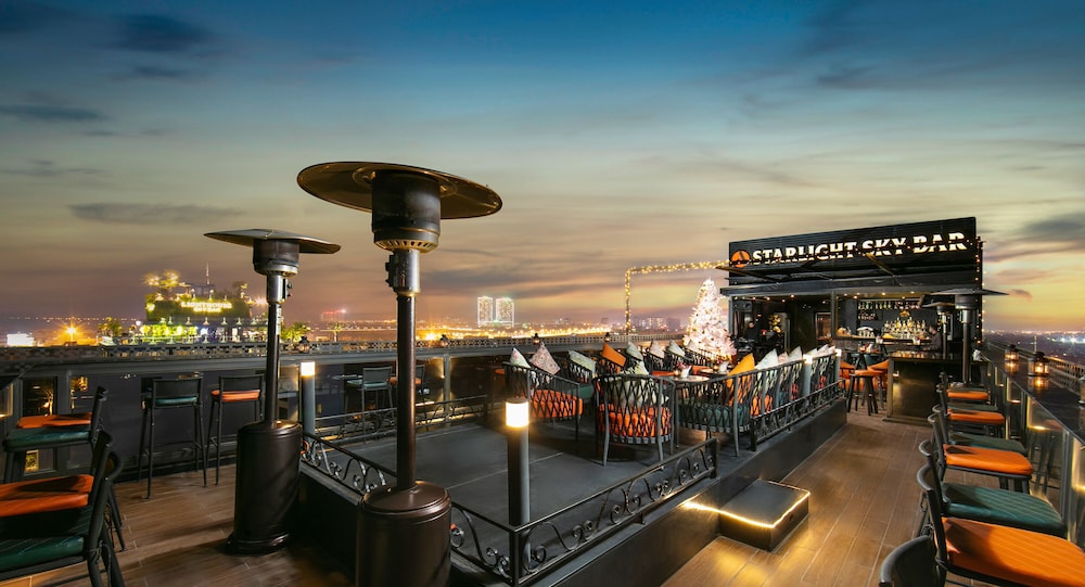 Aurora Premium Hotel and Spa (ex Delicacy Central Hotel and Spa) 34/48