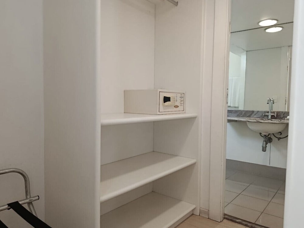 غرفة سوبيريور ثلاثية بسرير مزدوج وسرير فردي، Boulevard Plaza Hotel 3/3