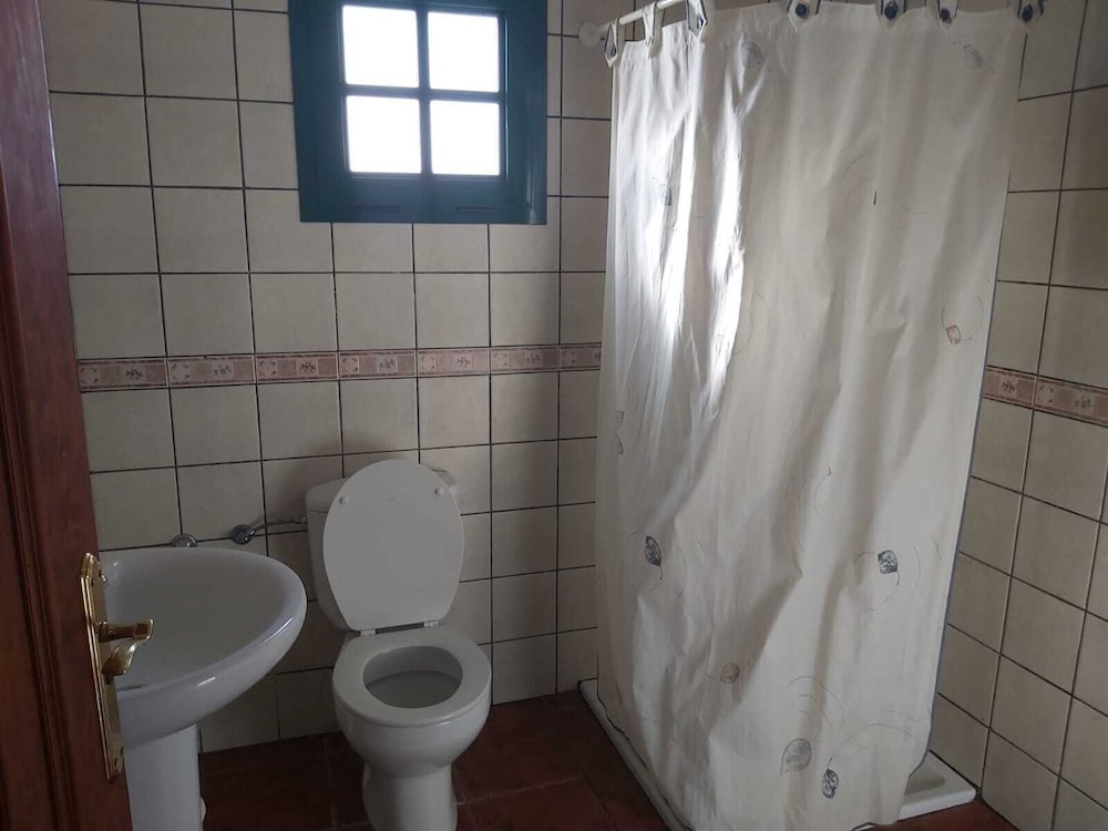 CASAS RURALES AMPARO LAS HAYAS 43/49