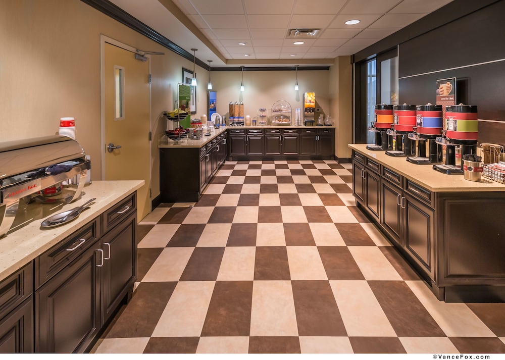 Hampton Inn Suites Reno Nv 6/29