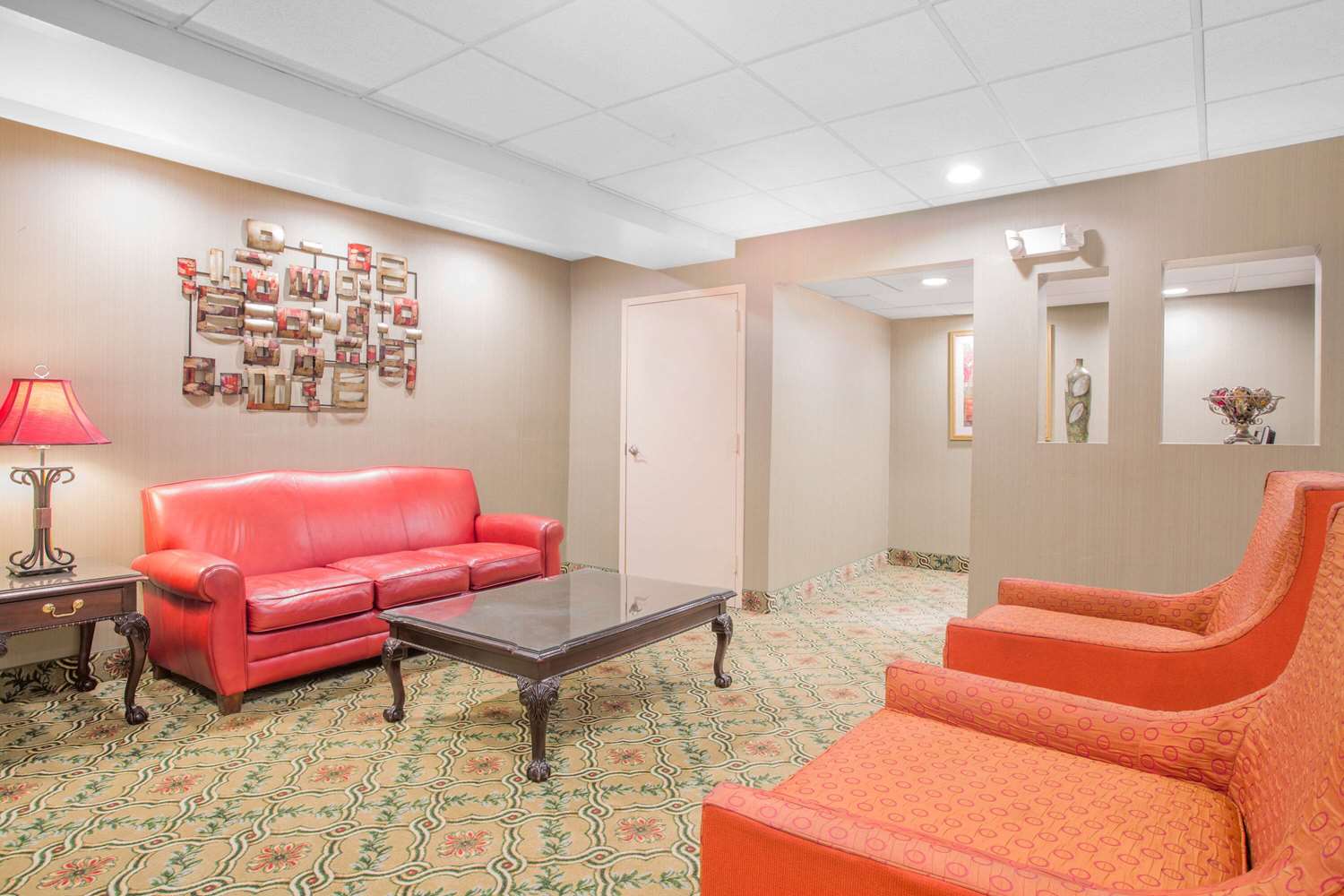 Days Inn by Wyndham Greenville SC 14/23