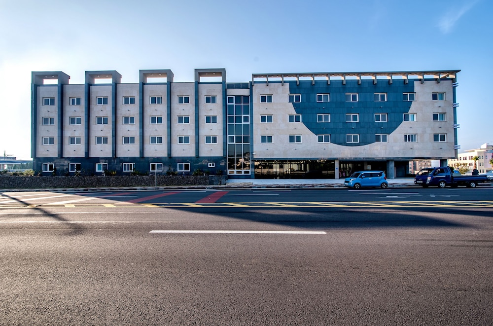 The Stay Century Hotel 7/48