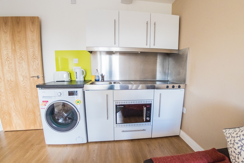 Ilford Tower Apartments 12/45