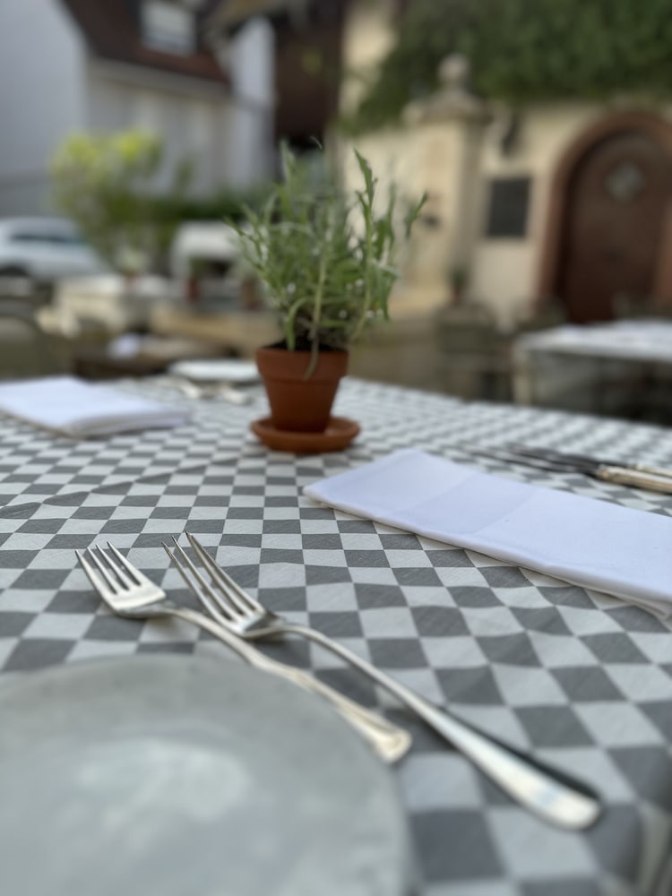 Hotel Restaurant Adler 24/37