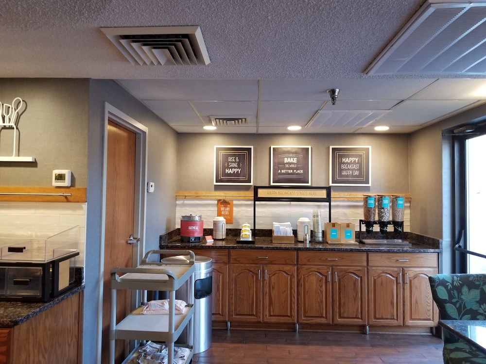 Hampton Inn Springfield-South 33/39