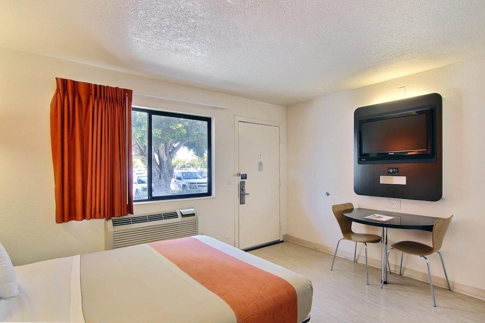 Motel6 Goleta, CA - Santa Barbara 27/57