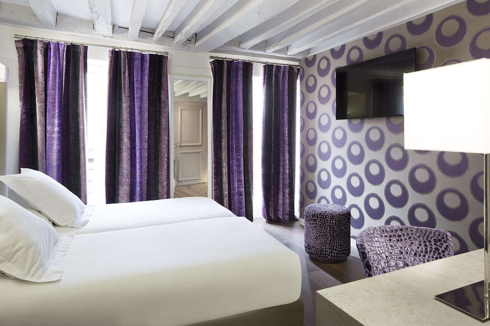 Hotel Jacques de Molay 25/44
