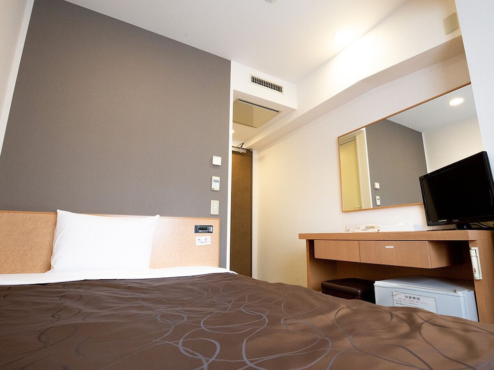 ROOM, SINGLE, SMOKING
