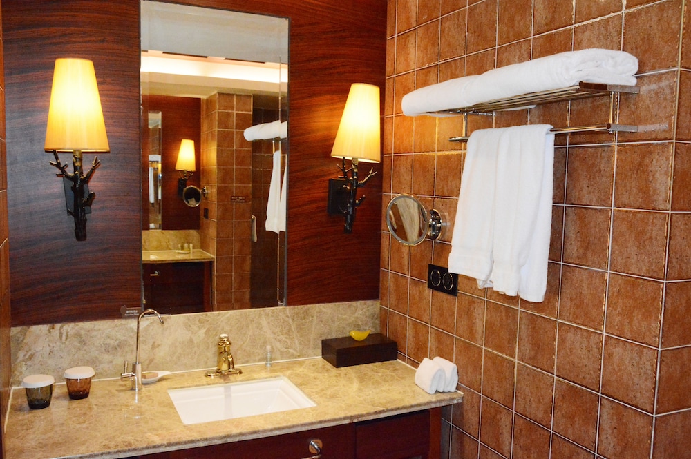 Hilton Sanqingshan Resort 30/60