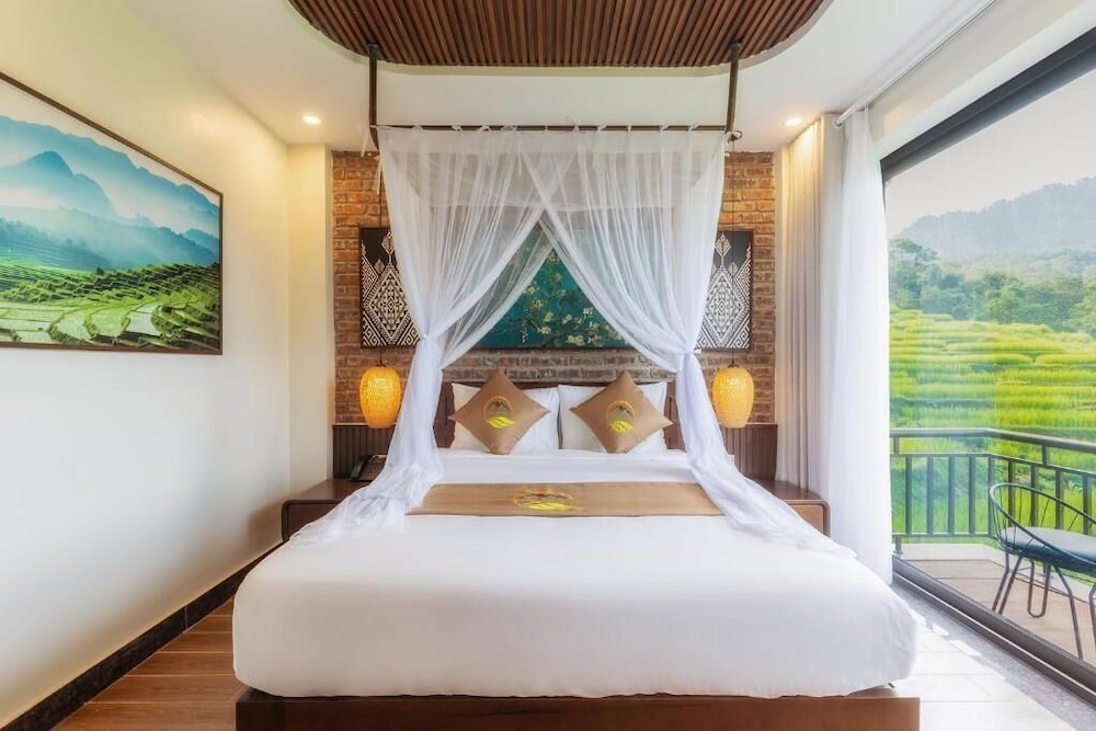 Central Hills Pu Luong Resort 10/50
