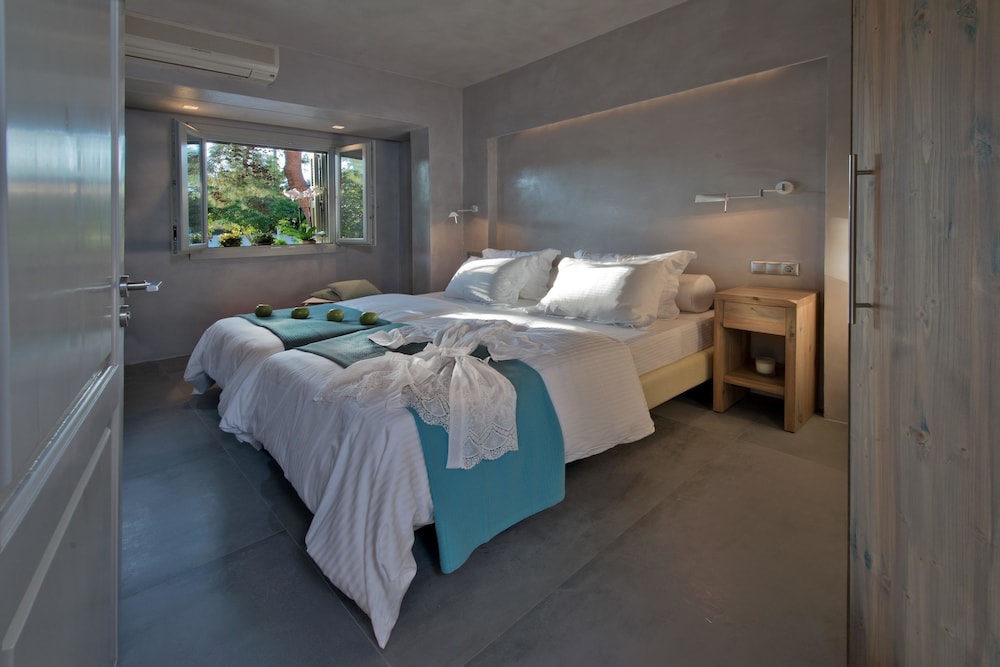 2 Bedrooms, Executive, Suite, 1 Queen and 3 Single Beds, Beach Front، Calypso Villas Zakynthos 5/6