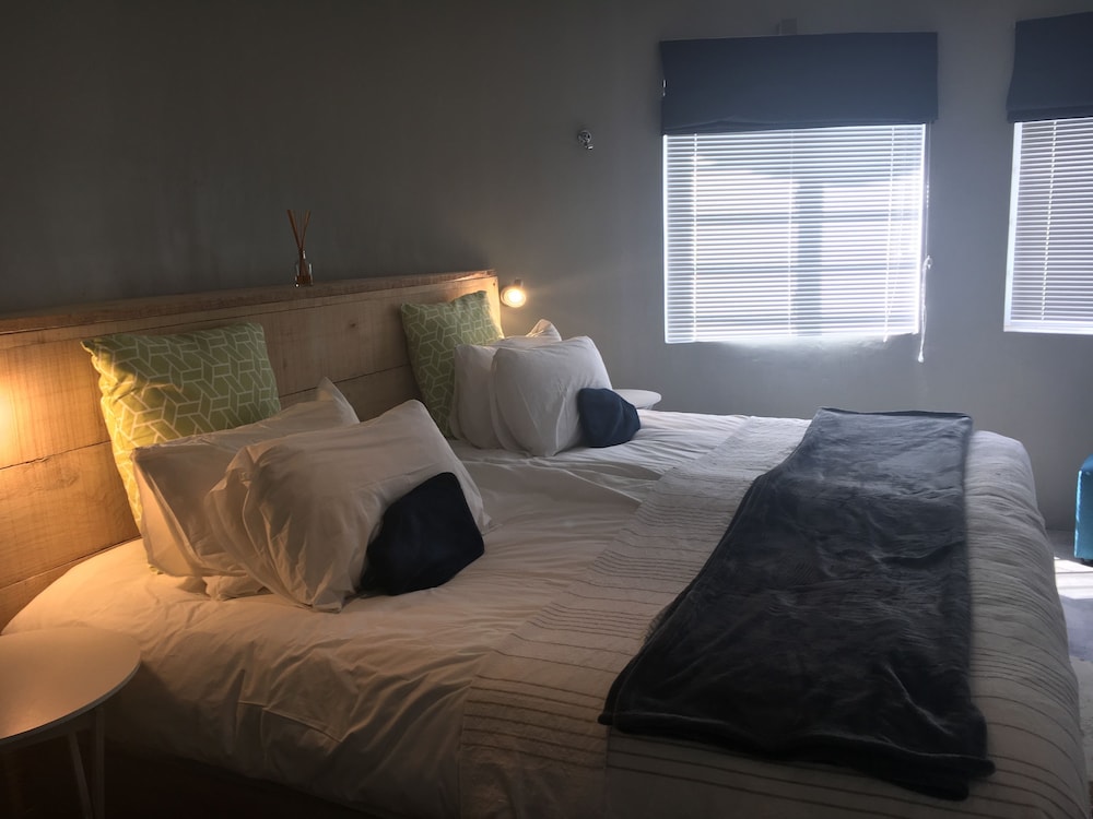 A Stone S Throw Accommodation 4/35