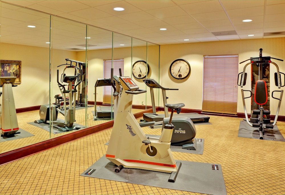 Holiday Inn Express Suites Greenwood 41/66