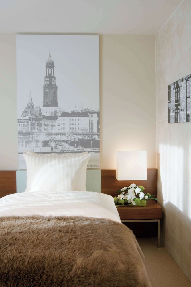 Deluxe, Twin Beds