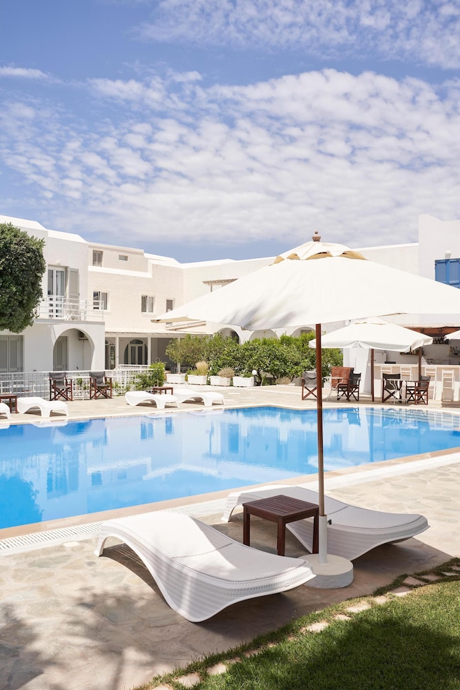Polos Hotel Paros 82/90