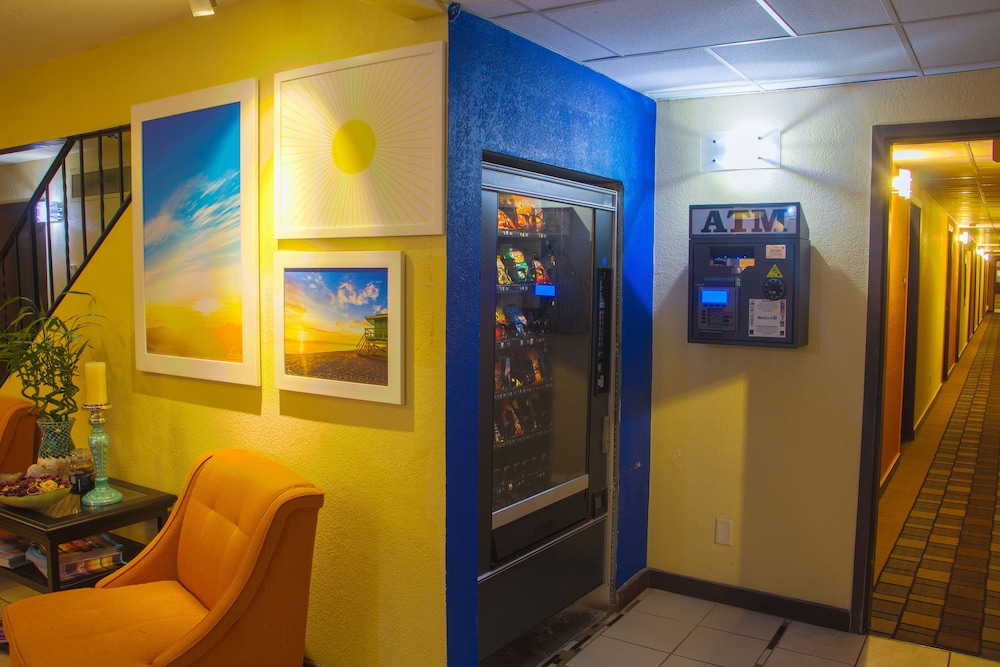 Days Inn & Suites by Wyndham Stevens Point 23/33