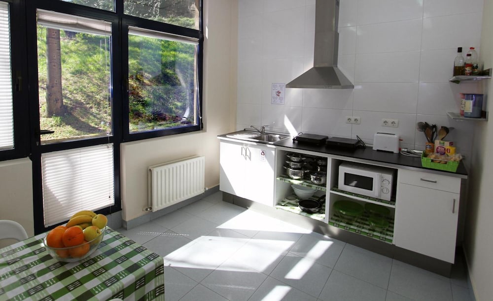 Bilbao Aterpetxea Hostel 24/37
