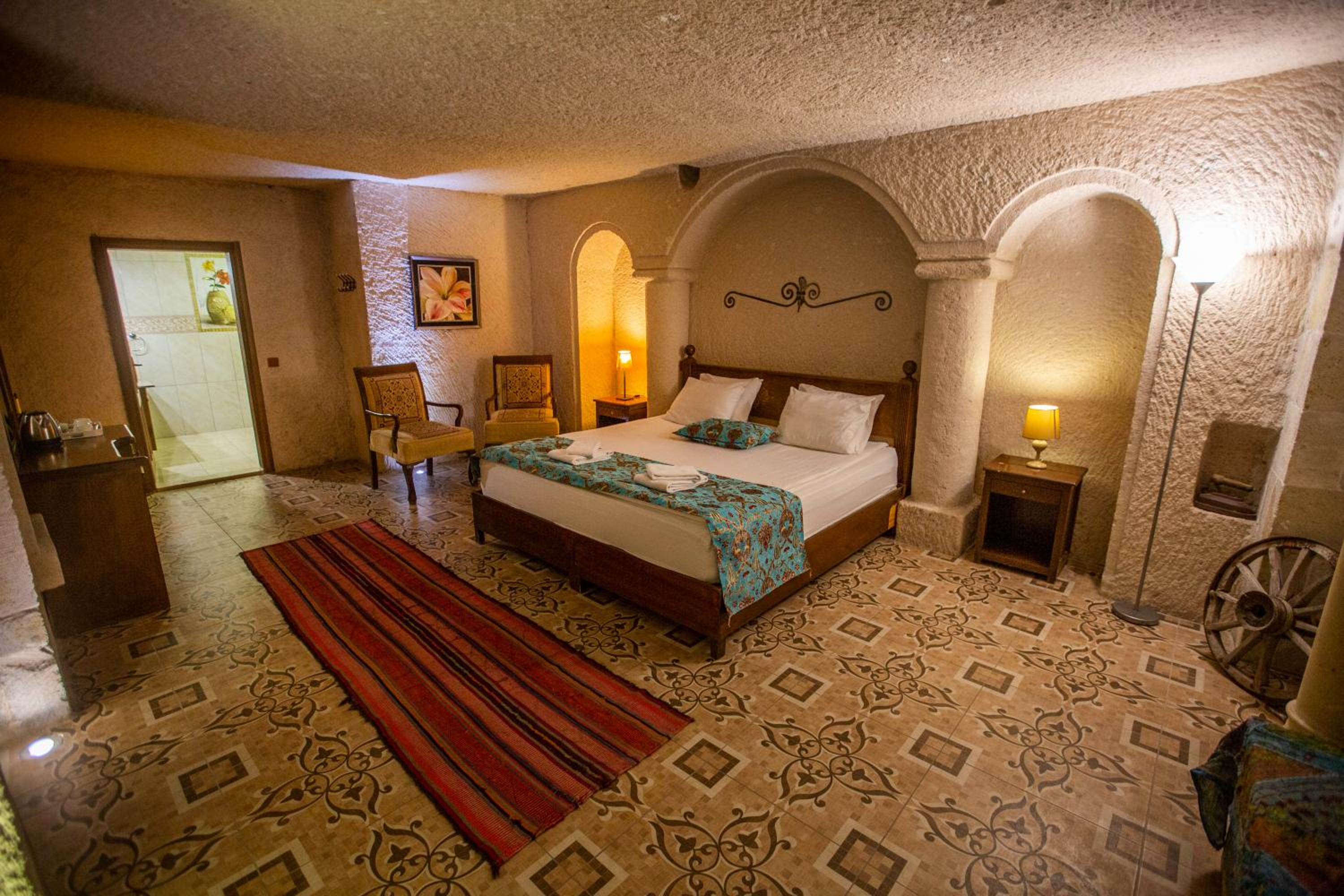 Cave, Suite
