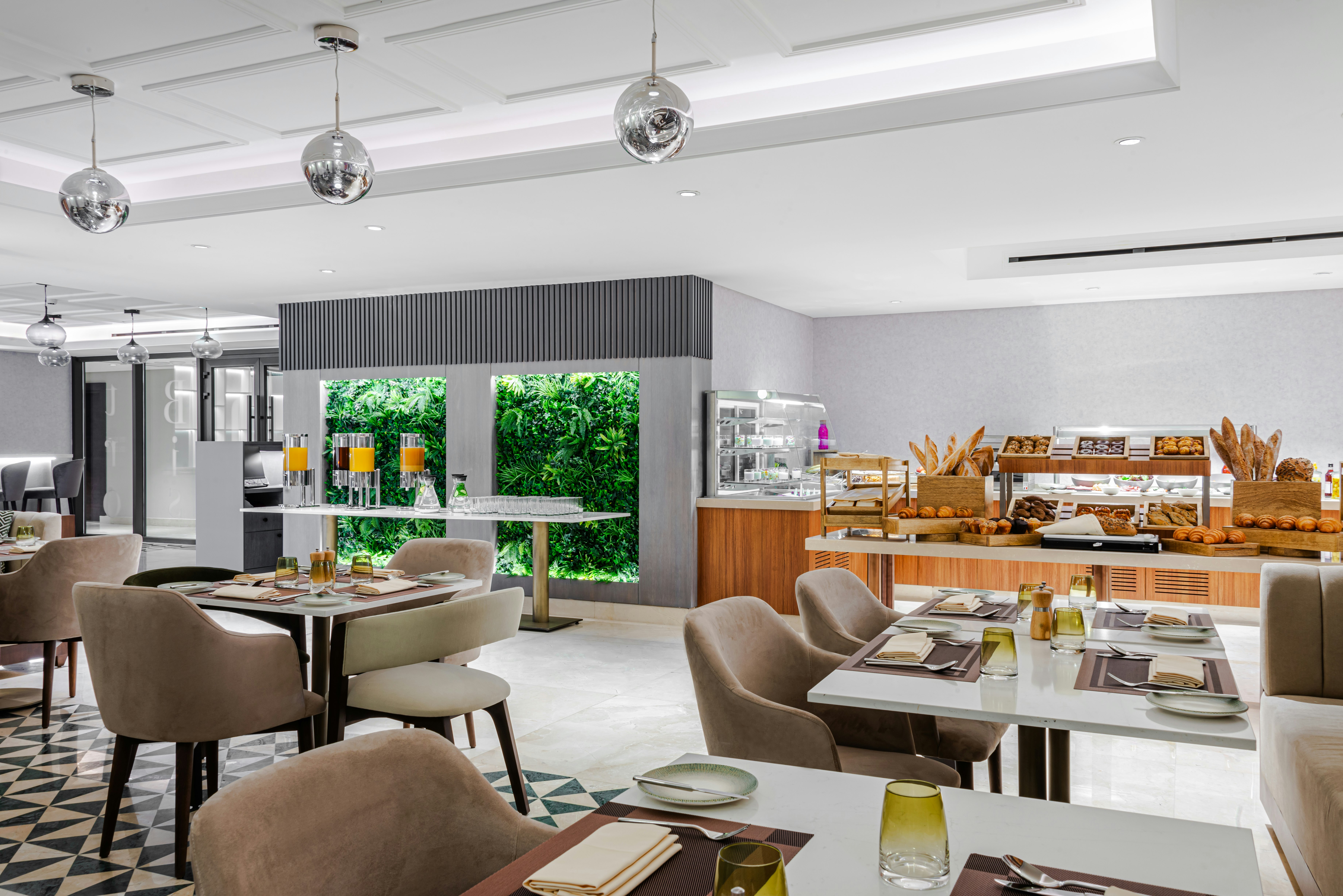 Doubletree by Hilton Amman Hotel & Residences 36/40