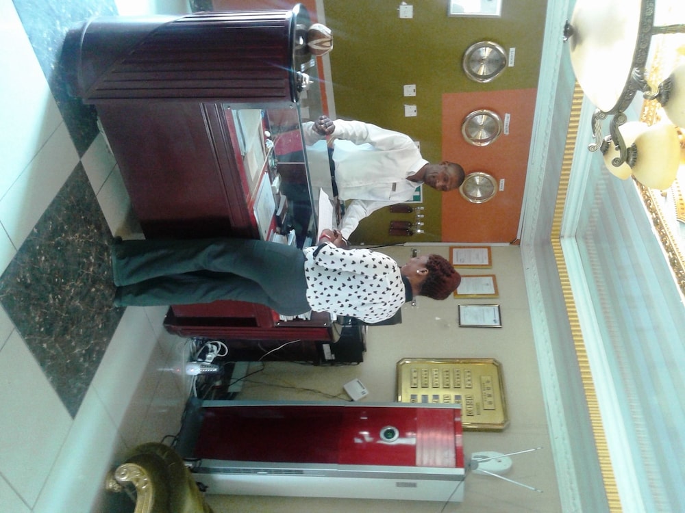 Gumare Executive Lodge 8/47