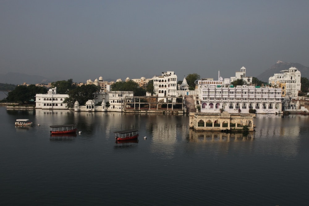 Hotel Aashiya Haveli 25/28