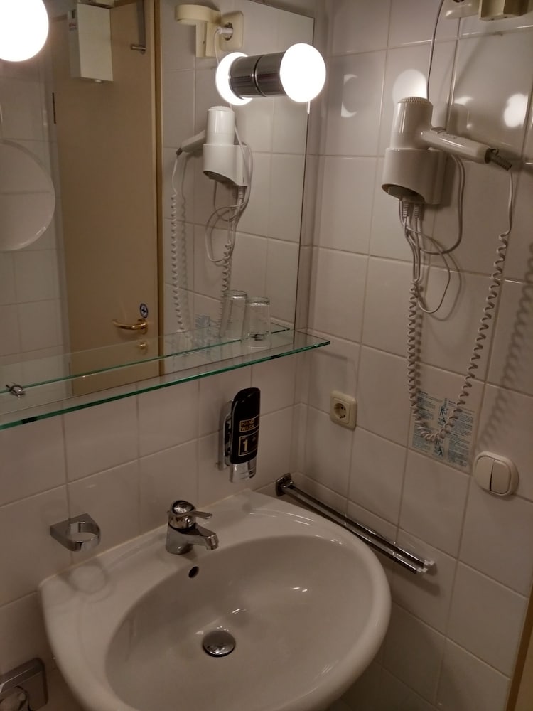 Hotel Blutenburg 42/50