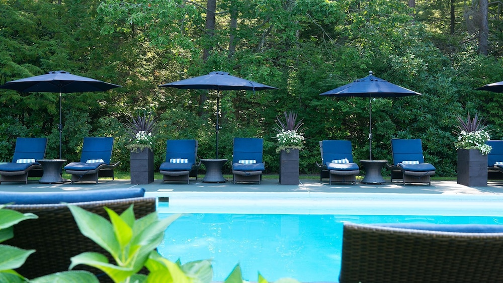Cape Arundel Inn & Resort 45/49