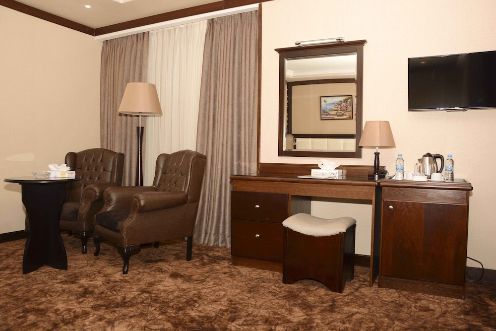Rojina Hotel 30/33
