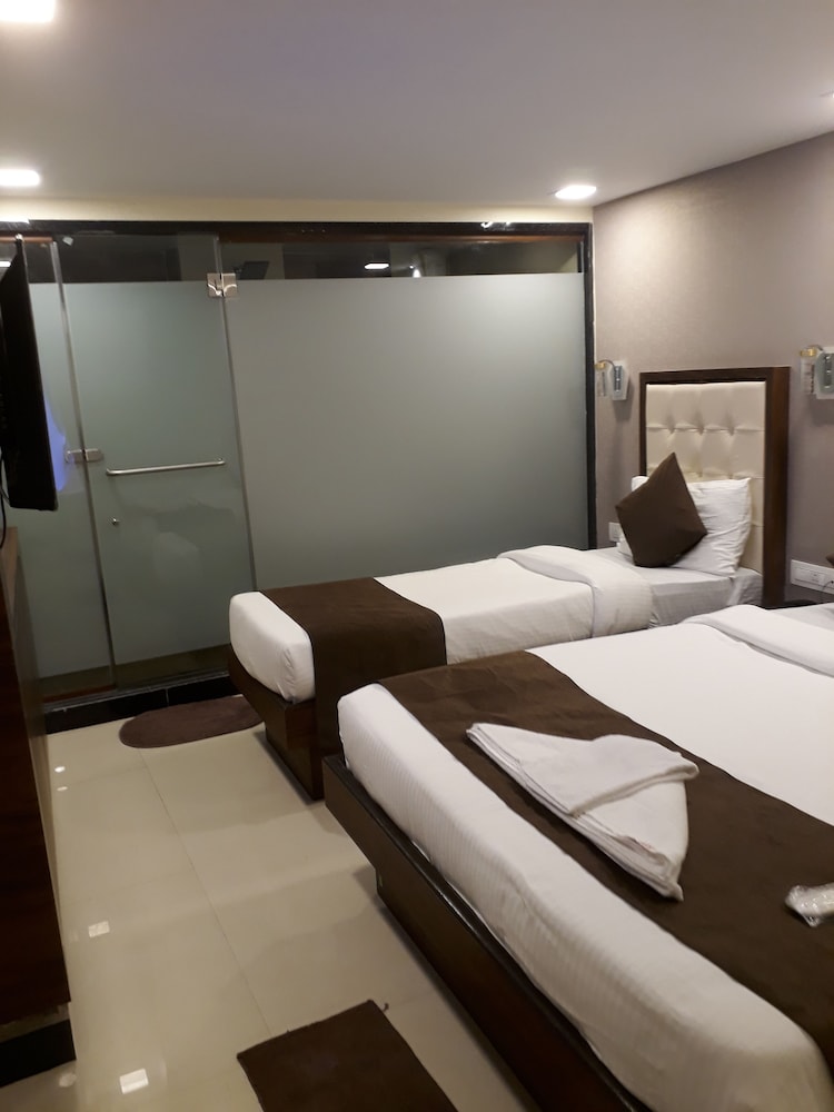 Fabhotel Garden Creek Residency Andheri 6/22