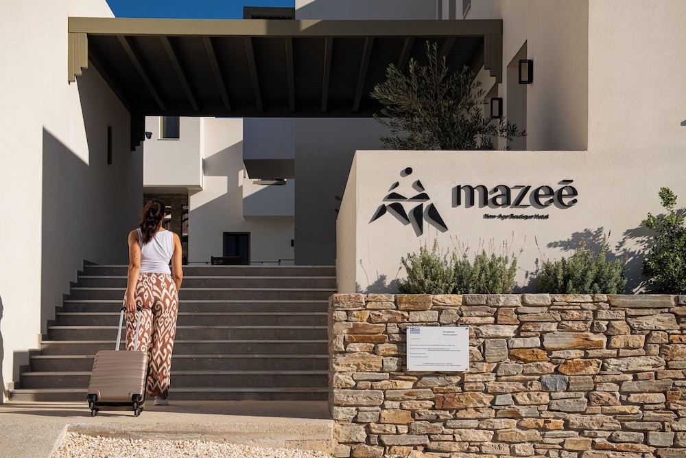 Mazee New Age Hotel 11/57
