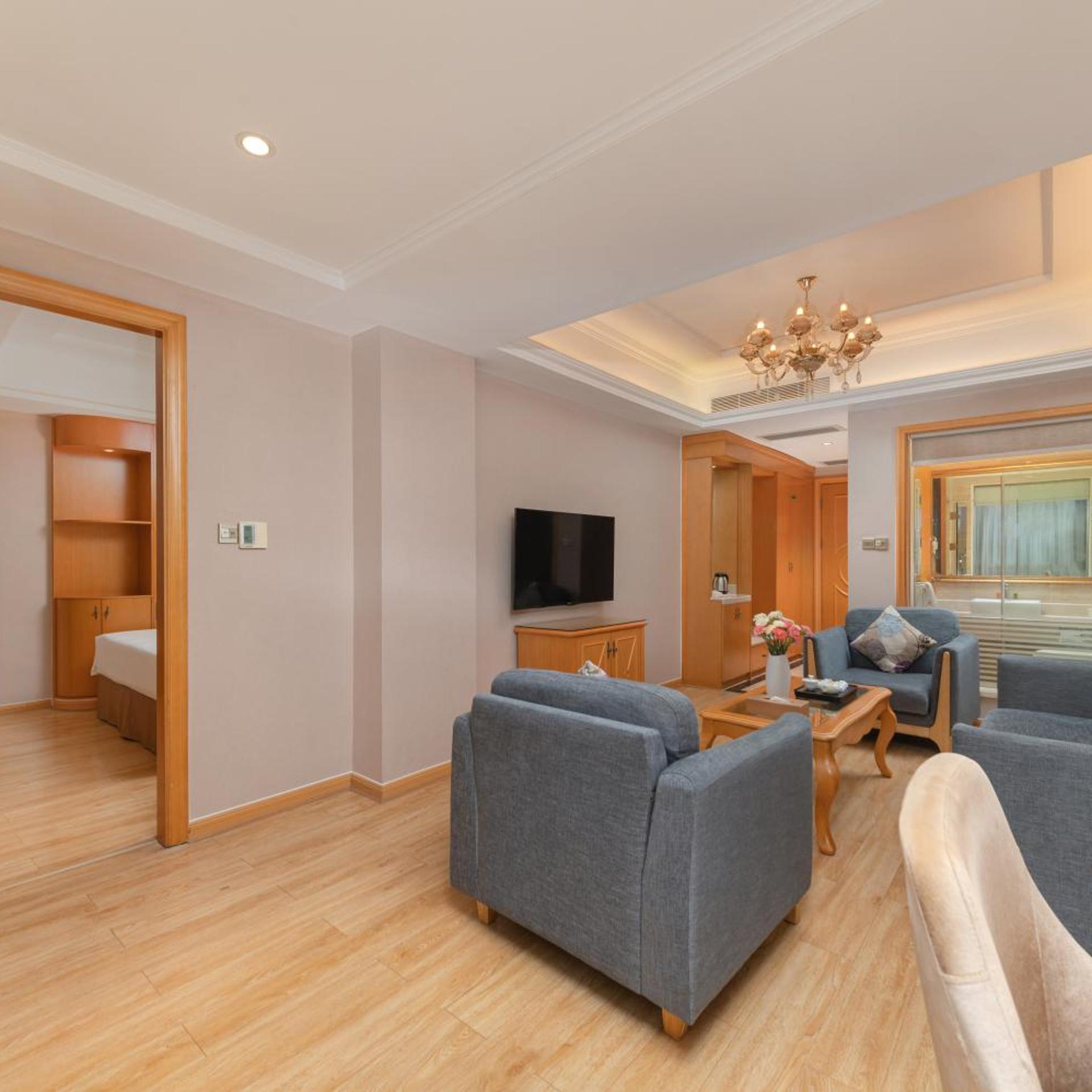 Vienna Hotel Shenzhen (Fuyong Metro Station Branch) 38/48