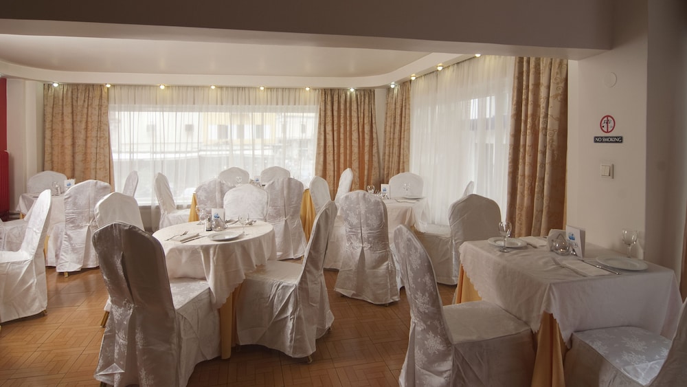 Triton Hotel 34/46