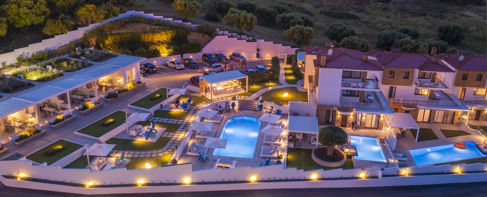 Villa D oro Luxury Villas & Suites in KASSANDRA