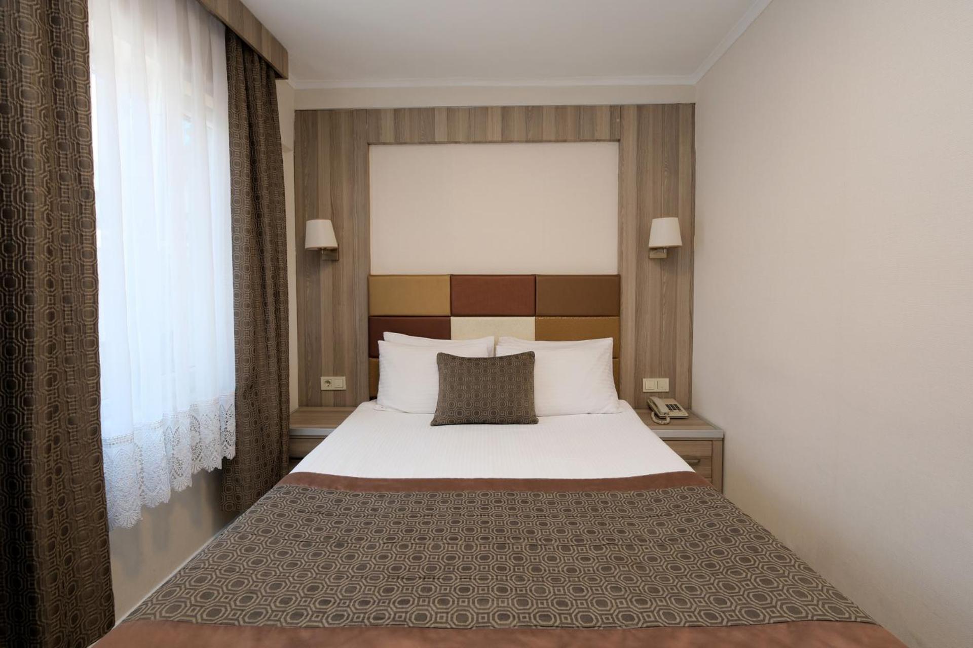 غرفة بسرير مزدوج، Pera Arya Hotel 2/10