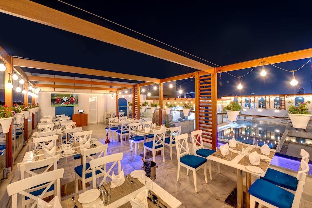 restaurant cafeteria