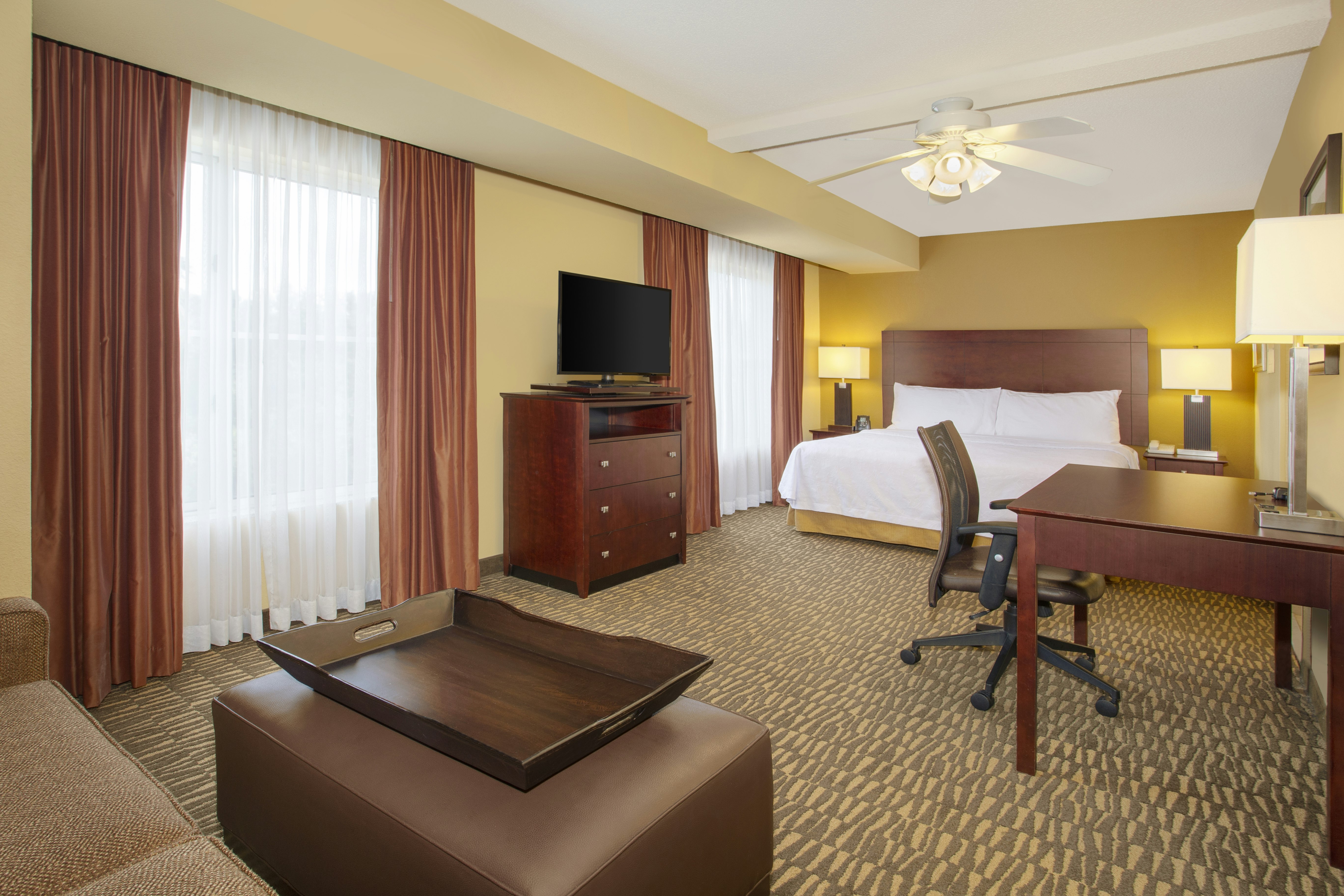STUDIO, KING BED, ACCESSIBLE