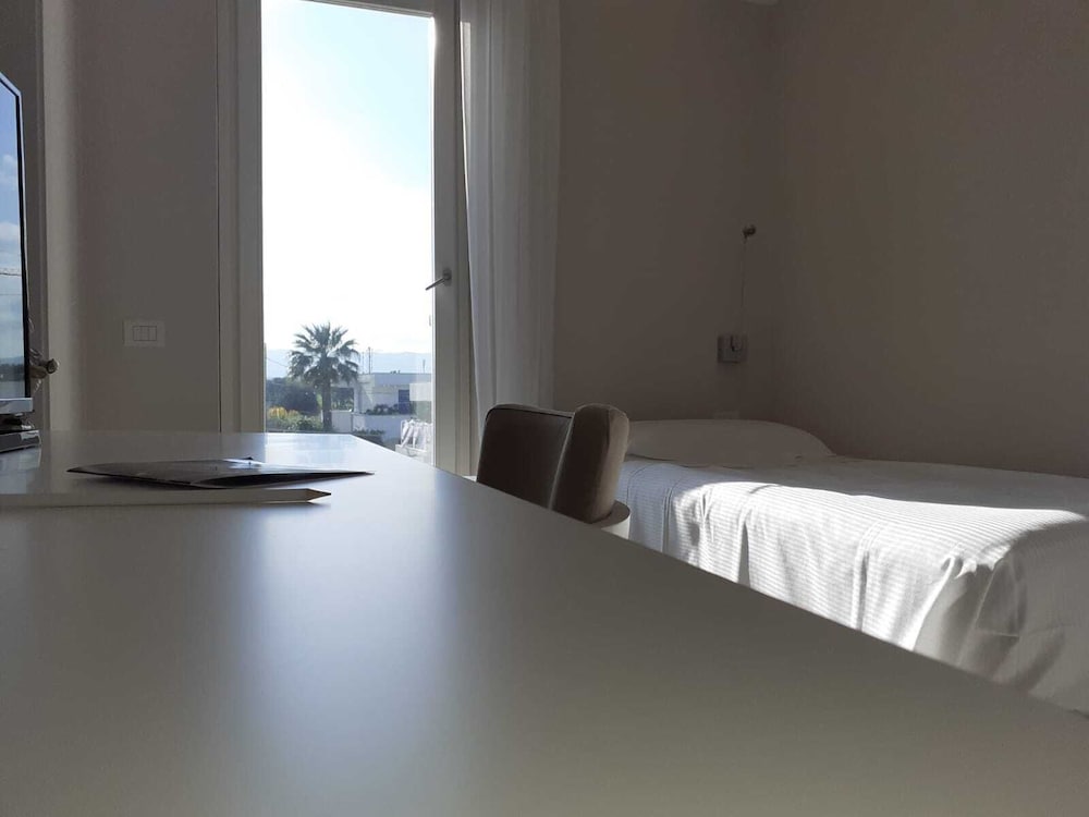 Bianco Riccio Suite Hotel 23/79